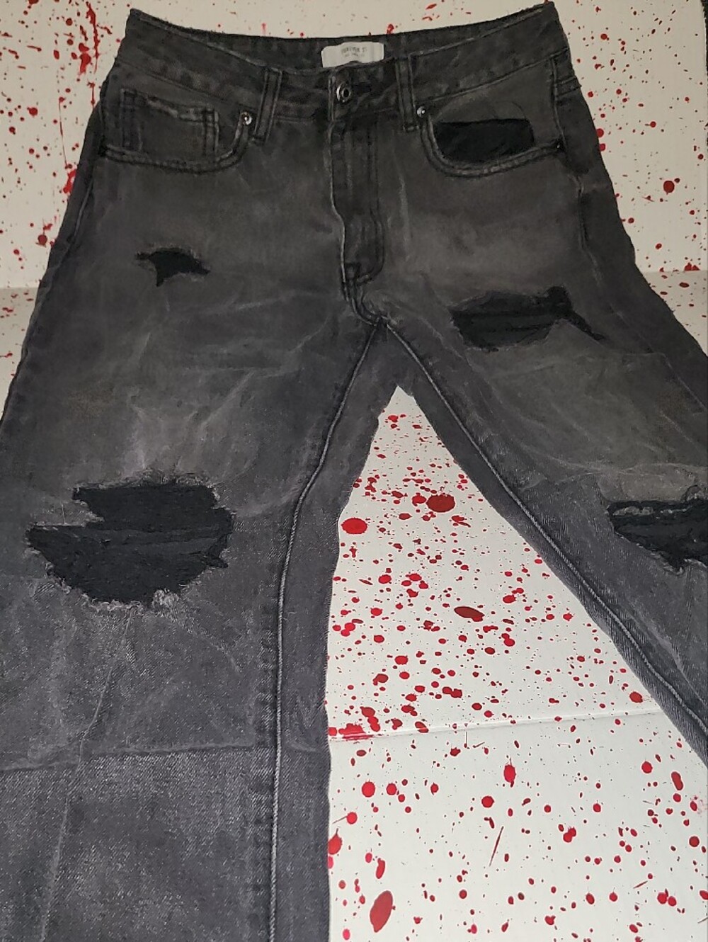 Forever 21 Men's Black Washed Ripped Straight Jeans - Picture 3 of 5
